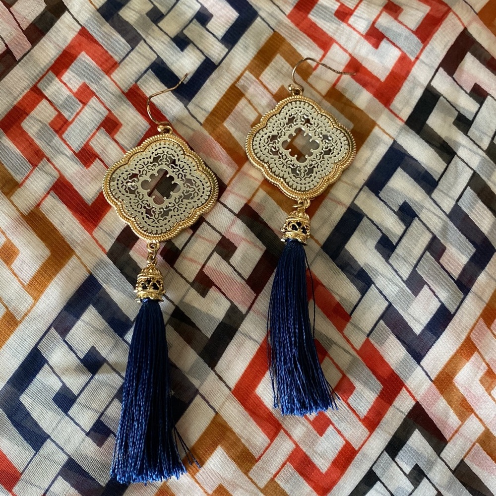 FINAL SALE: Drop Earrings